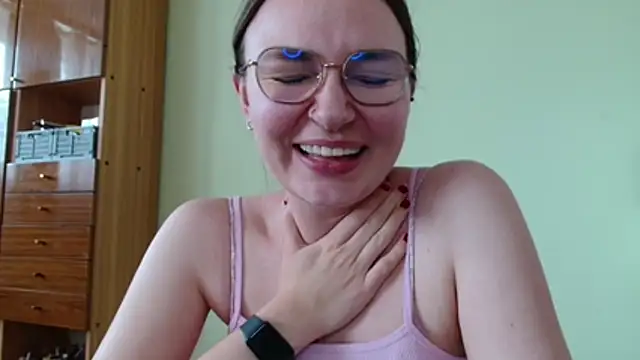 LooveELLYx webcam