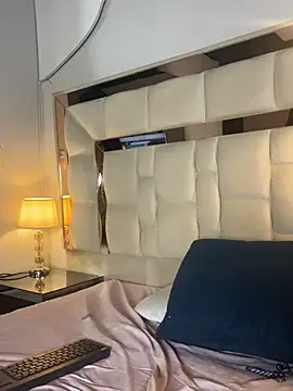 SofiJones_ webcam