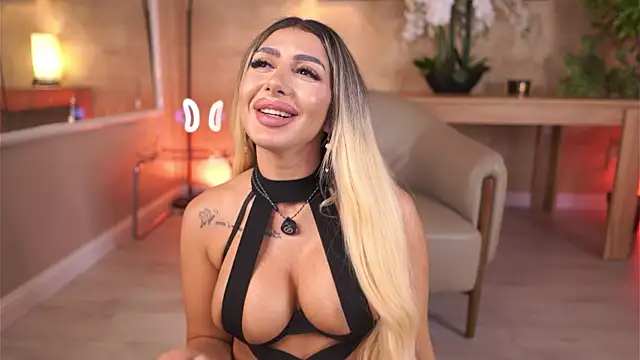 LucyyRosse webcam