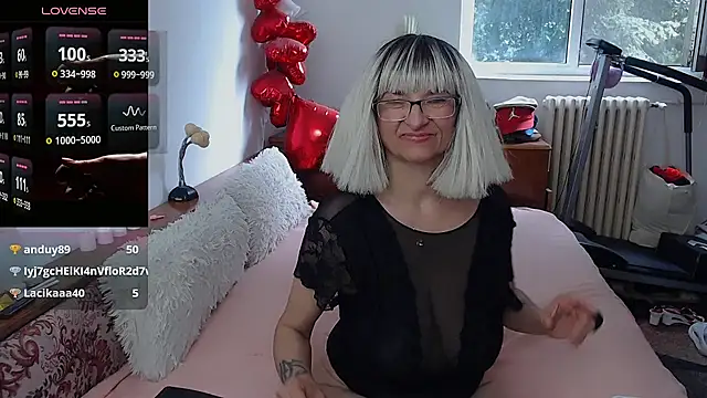 MilfDolores webcam