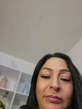 Gina_Myers live cam on StripChat