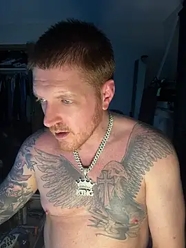 CloudyKingG live cam on StripChat