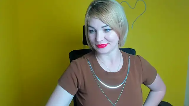 CuttieEmma webcam