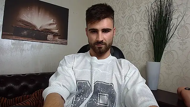 KyloEast Live Web Cam Show