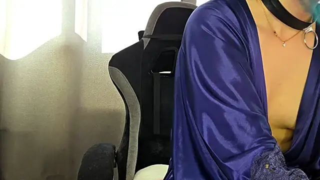 EraMoneyhun live cam on StripChat