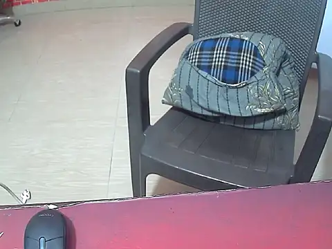 ahinaNaaz live cam on StripChat
