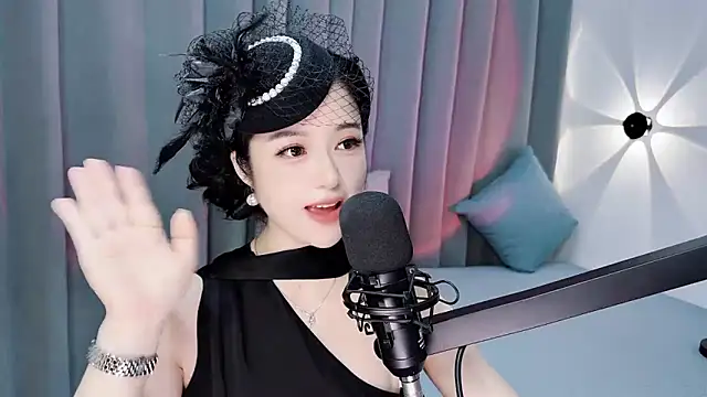 Momo-Wow webcam