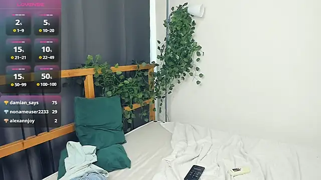 LunarLori webcam