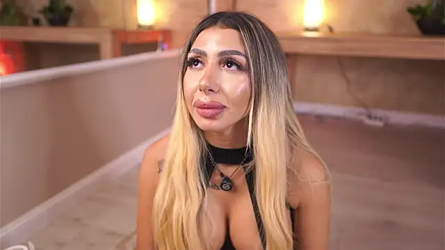 LucyyRosse webcam