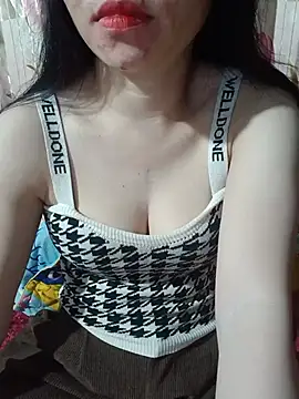 AvaRoyale webcam