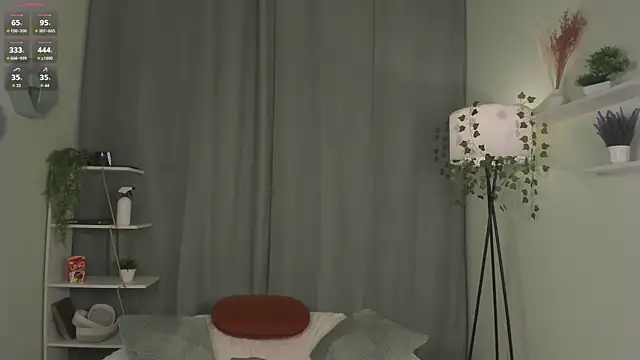 LisaGinder live cam on StripChat