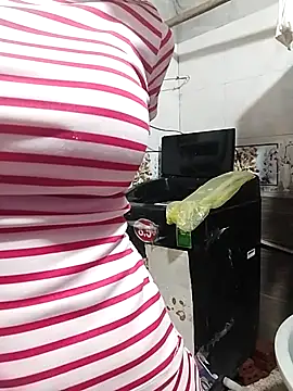 MiuMiu-Babyy webcam