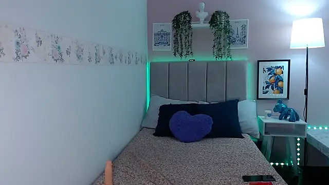 Chloe_Brm webcam