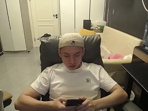 yichen008 Live Web Cam Show