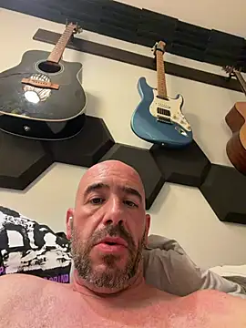Italianstallion2756 webcam