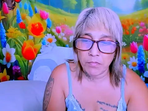indianroxy webcam