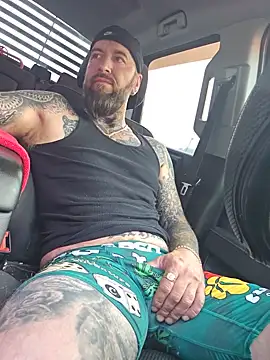 Beardedtattood webcam