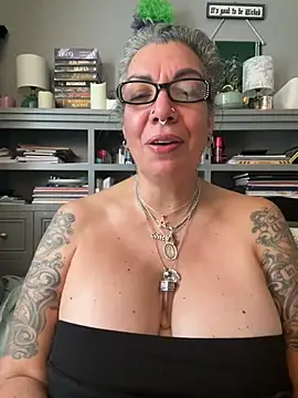 dieseldame1313 webcam
