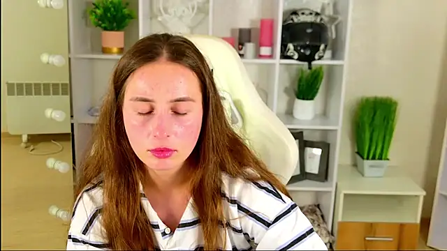 NadinnL webcam
