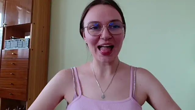 LooveELLYx webcam