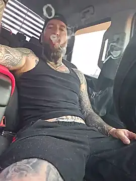 Beardedtattood live cam on StripChat
