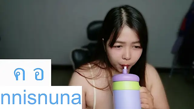 nunanunanuna live cam on StripChat