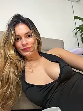 cuteluci_ webcam