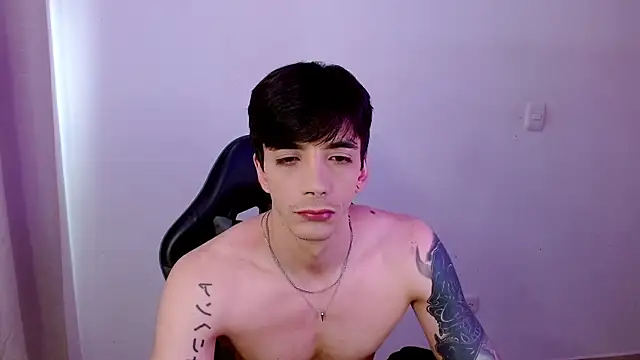 H3ll_B0I webcam