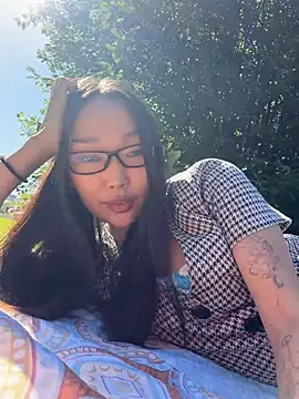 trytomakememoam webcam