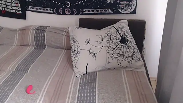 AlienforTwenty webcam
