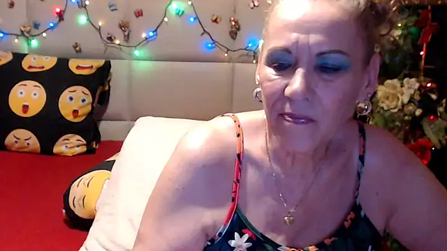HappyWomanOn webcam