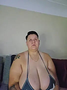 DevilDahm live cam on StripChat