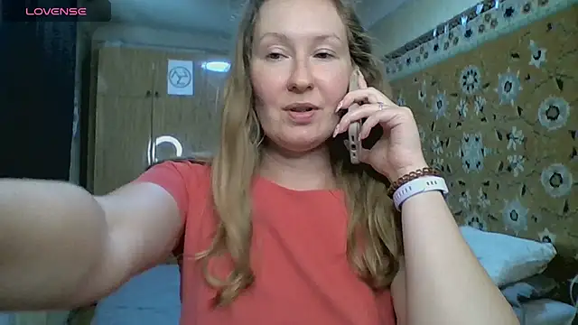 AnnaXLovers live cam on StripChat