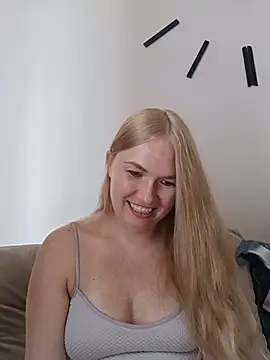 KisaVixen live cam on StripChat