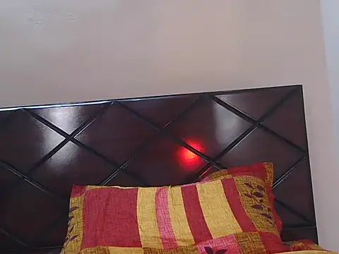 Sugar_mommy98 live cam on StripChat