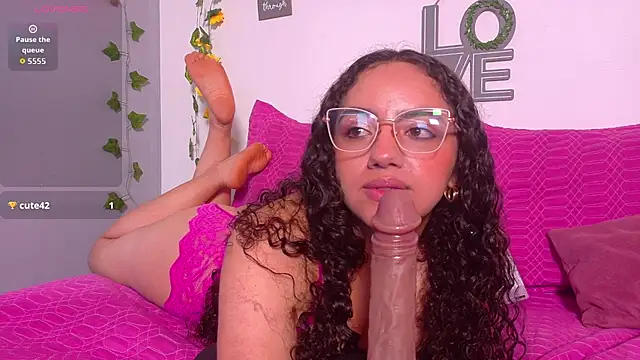 emiily_curly webcam