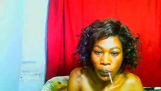 Freaky Naughty live cam