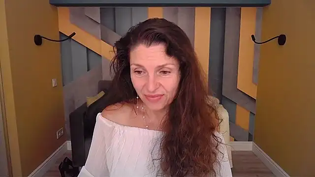 EllaLong webcam