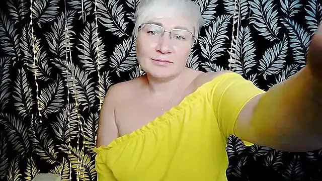 Olivia Playful live cam