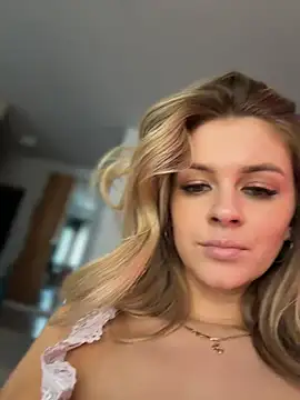 Love_Bri webcam