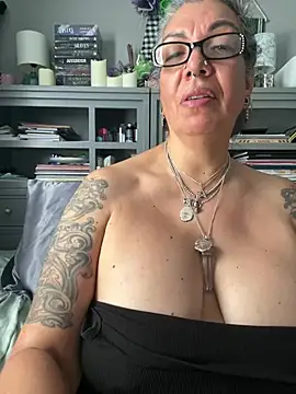 dieseldame1313 webcam