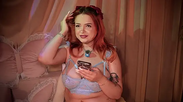 MayaAkashova webcam