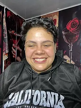 Hailey_Curvy webcam