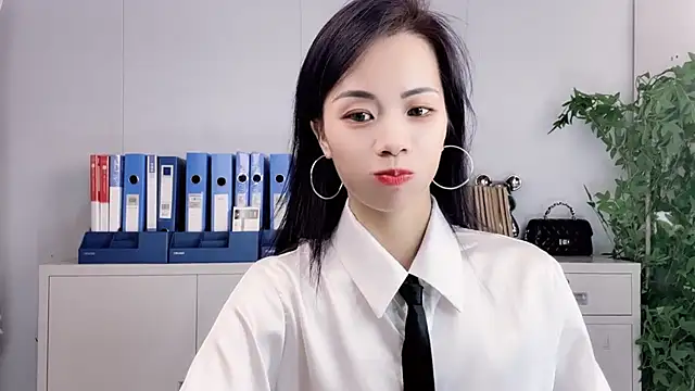 Lynnalltop-165-KeKe webcam