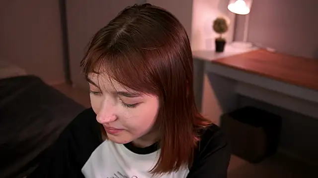 Leyla_crsh webcam