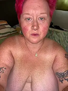 BustyRedxx webcam