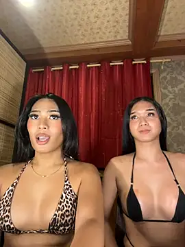 hugecock_tamira webcam