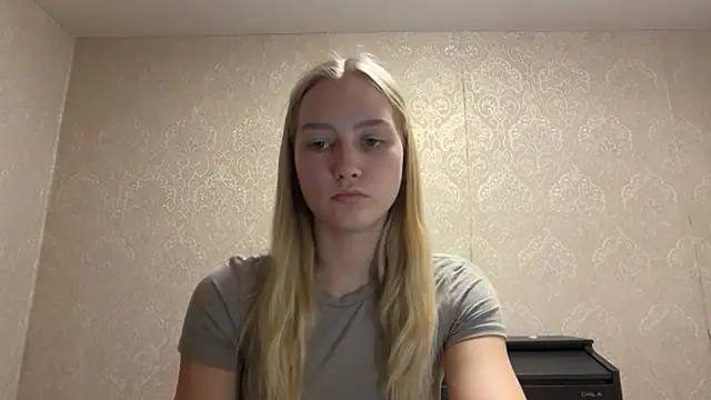 blondegirl2026 webcam