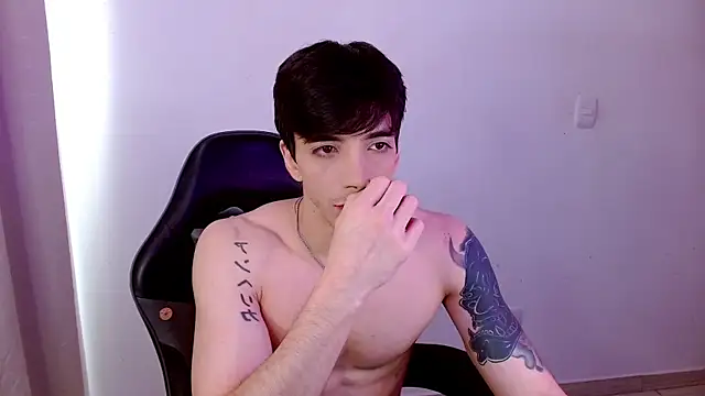 H3ll_B0I Live Web Cam Show