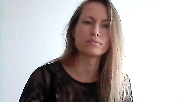 Nimetta Live Web Cam Show